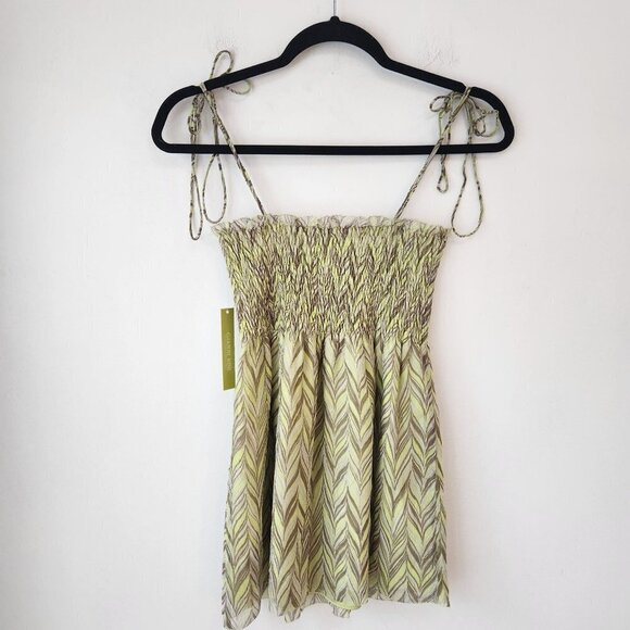 NWT Gianni Bini 100% Silk Y2K Nineties Tank Top Blouse Smocked Lime Green Size 8 - Picture 2 of 8